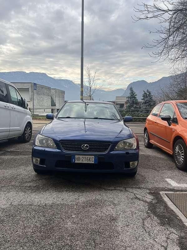 Usata Lexus IS200 155 CV (114 kW) 2001 Berlina