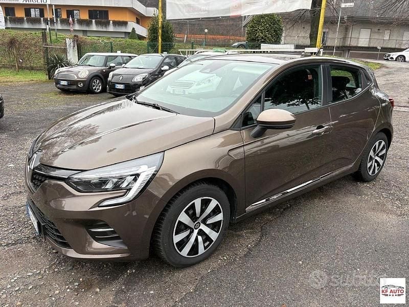 Usata Renault Clio V 140 CV (102 kW) 2021 Marrone Berlina
