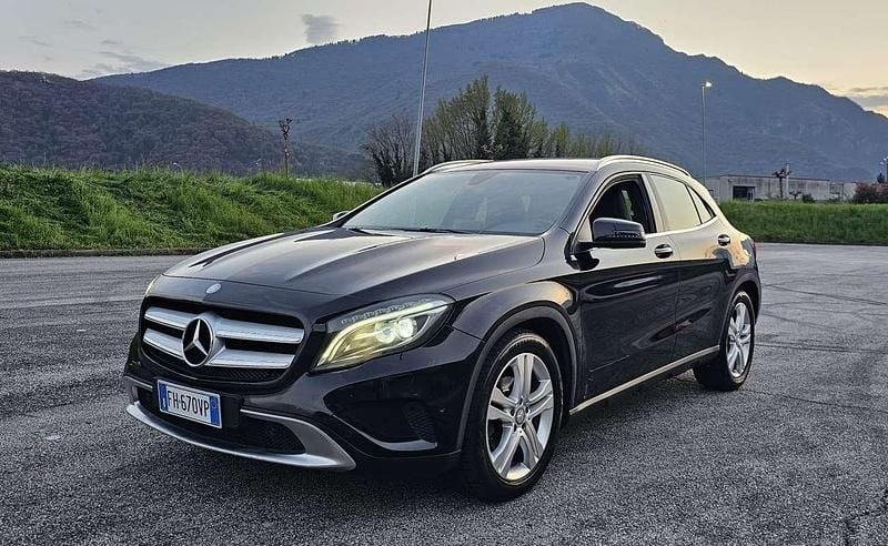 Usata Mercedes GLA200 136 CV (100 kW) 2016 Nero SUV
