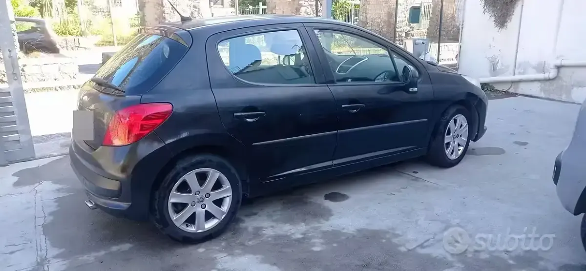 Usata Peugeot 207 90 CV (66 kW) 2007 Nero Berlina