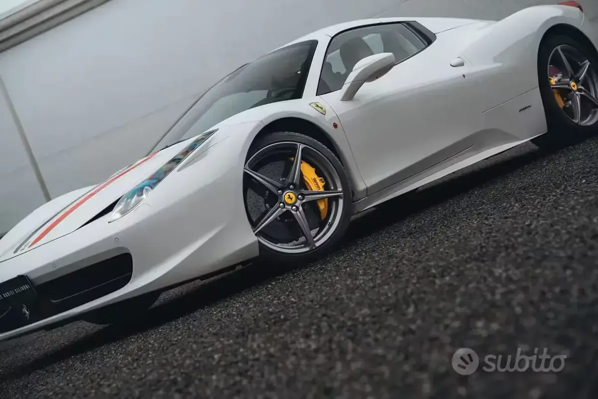 Usata Ferrari 458 566 CV (416 kW) 2013 Cabrio