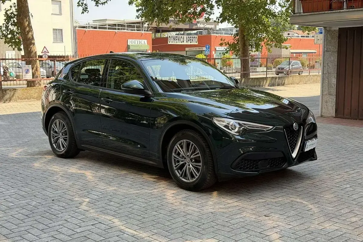 Usata Alfa Romeo Stelvio Business 160 CV (117 kW) 2021 Verde SUV