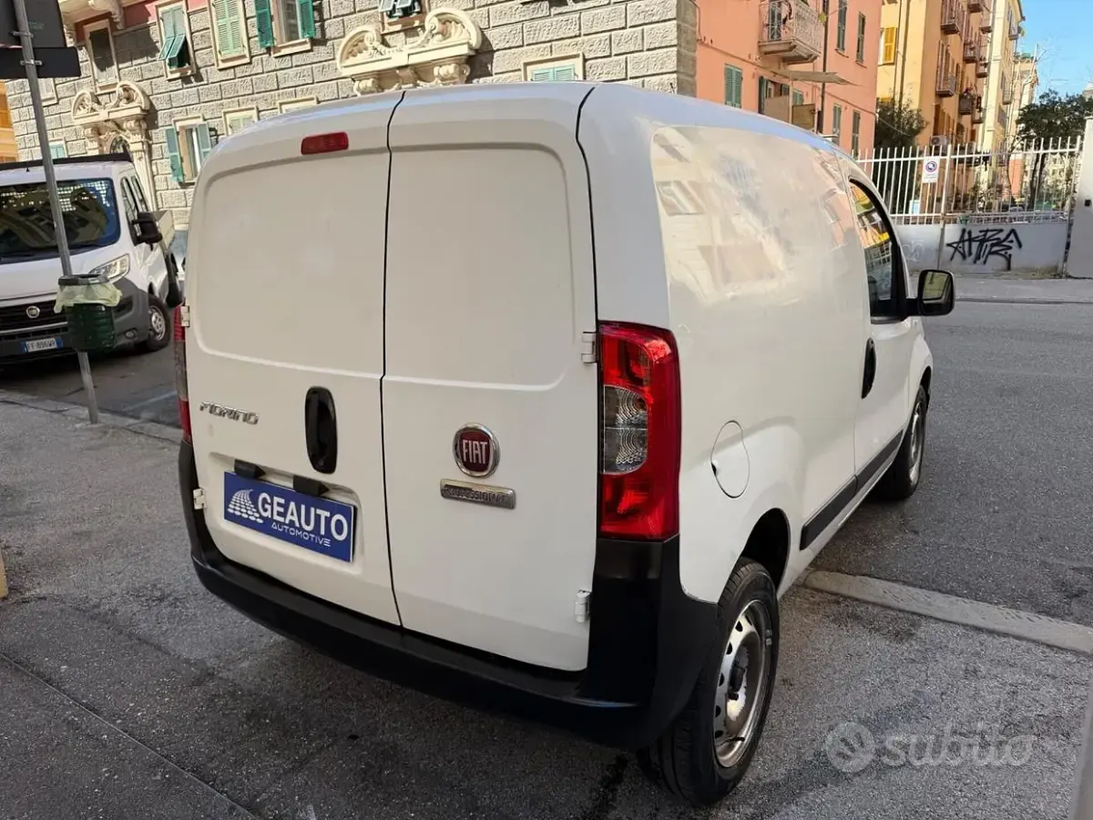Begagnad Fiat Fiorino 80 HK (58 kW) 2020 Vit Minibuss