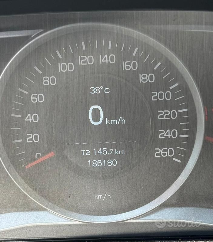 Usata Volvo XC60 2015 Bianco SUV