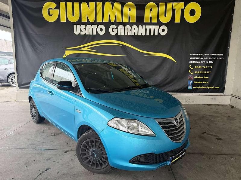Usata Lancia Ypsilon 69 CV (50 kW) 2014 Blu/azzurro Utilitaria