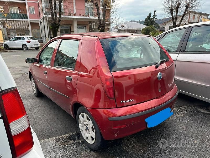 Usata Fiat Punto 60 CV (44 kW) 2006 Rosso Utilitaria