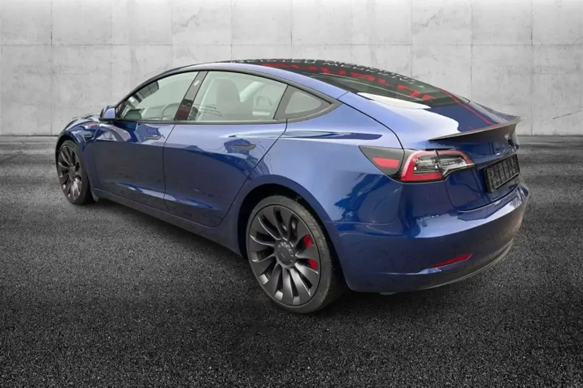 Usata Tesla Model 3 Performance 155 kW (211 CV) 2021 Blu/azzurro Berlina