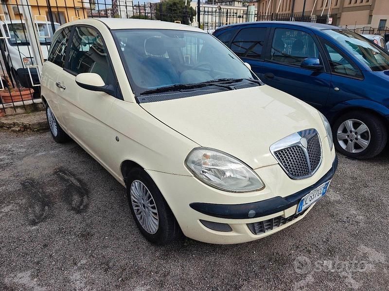 Usata Lancia Ypsilon 60 CV (44 kW) 2004 Utilitaria