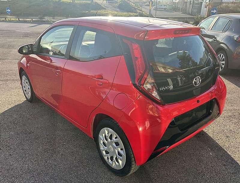 Usata Toyota Aygo X-play 72 CV (52 kW) 2021 Pastello Utilitaria