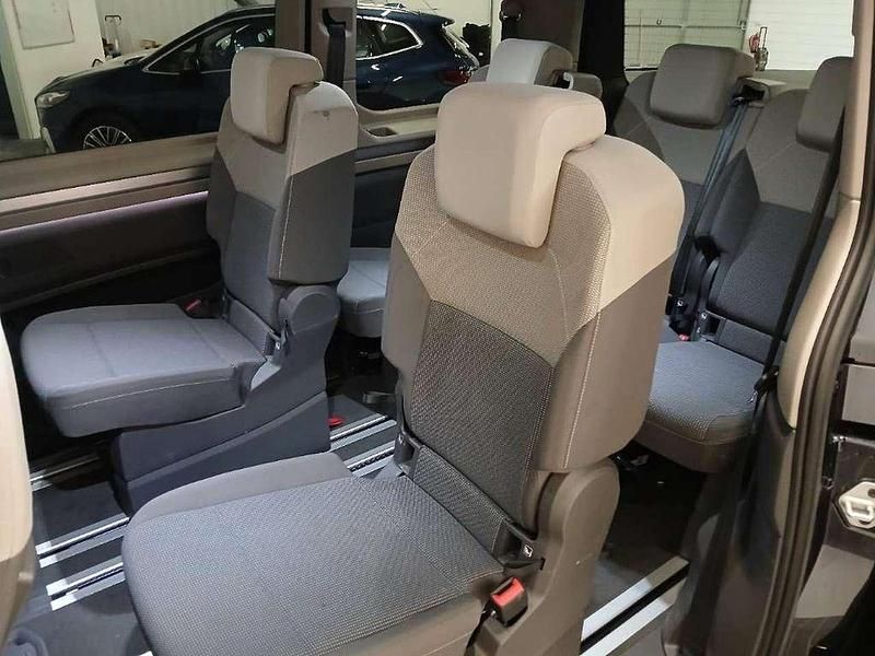 Usata VW Multivan 150 CV (110 kW) 2023 Blu/azzurro Furgone