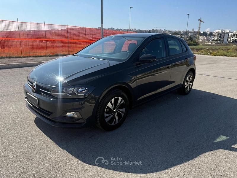 Usata VW Polo Comfortline 95 CV (69 kW) 2021 Gray Berlina