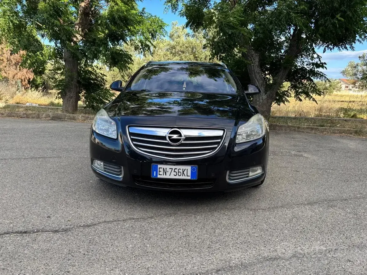 Usata Opel Insignia Cosmo 131 CV (96 kW) 2013 Nero Berlina
