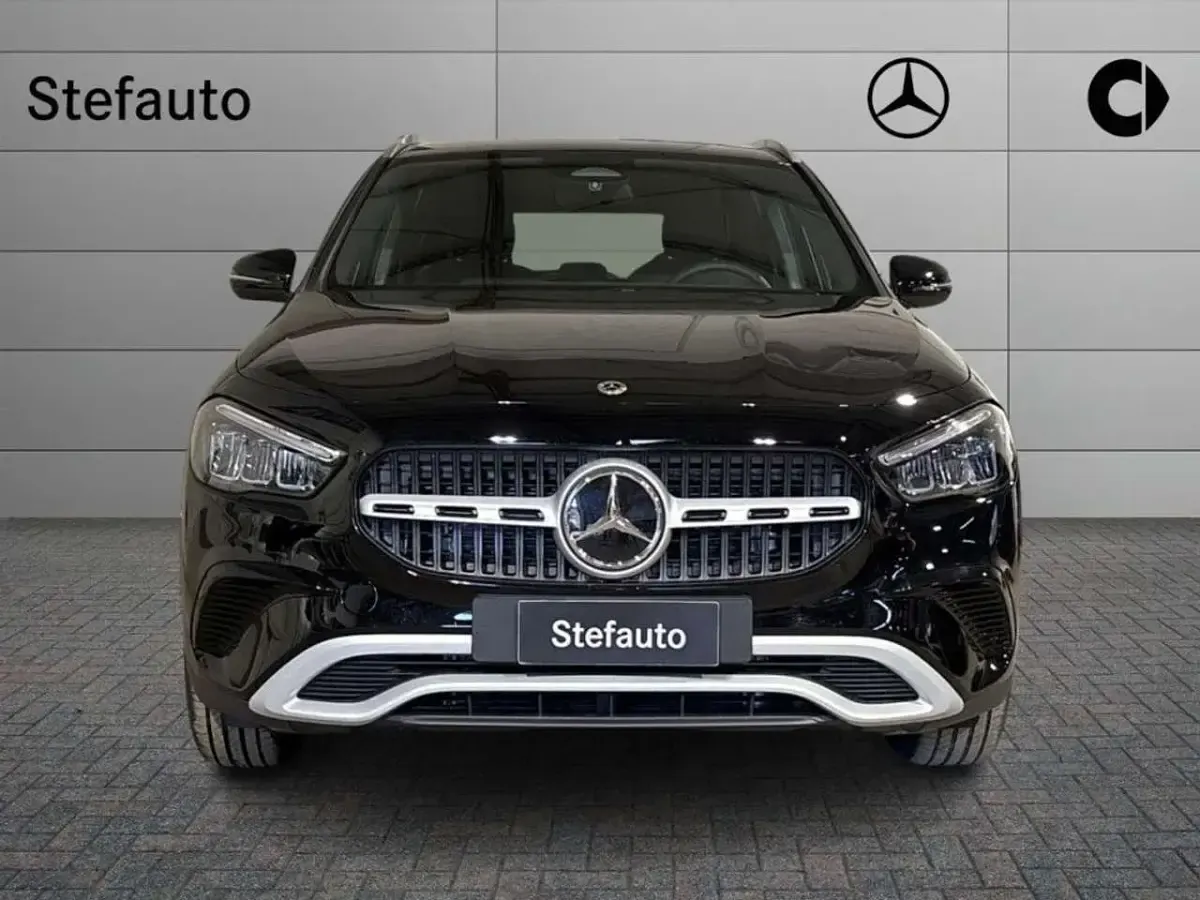 Nuova Mercedes GLA180 Executive 116 CV (85 kW) 2026 Nero notte SUV