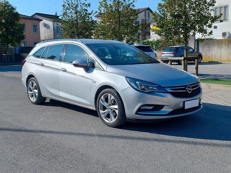 Usata Opel Astra Business 110 CV (80 kW) 2017 Grigio Station wagon