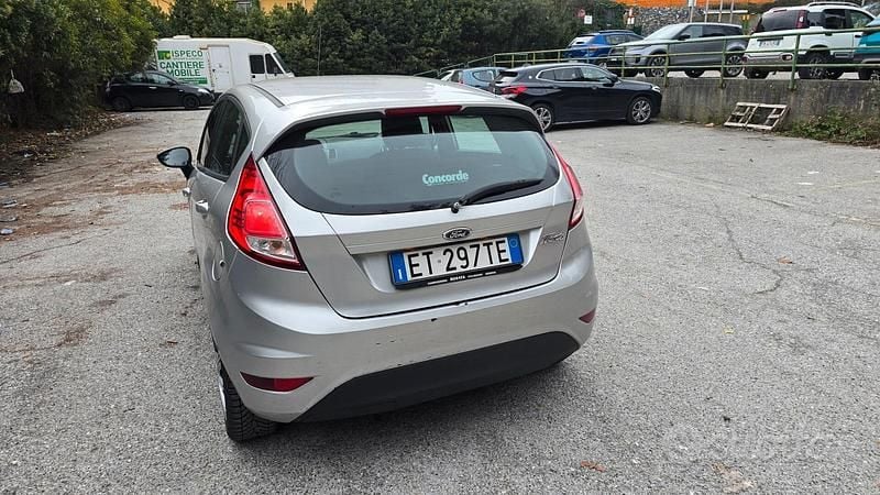 Second-hand Ford Fiesta Titanium 75 CP (55 kW) 2013 Gri Hatchback