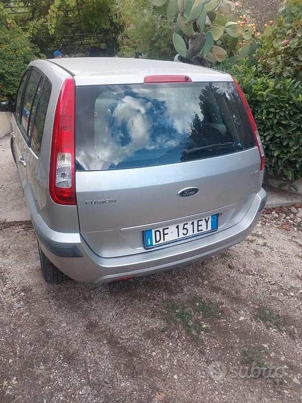 Usata Ford Fusion 80 CV (58 kW) 2007 Grigio Berlina