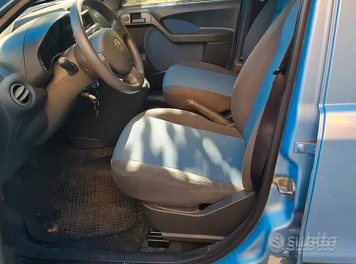 Usata Fiat Panda Dynamic 60 CV (44 kW) 2005 Blu/azzurro Utilitaria
