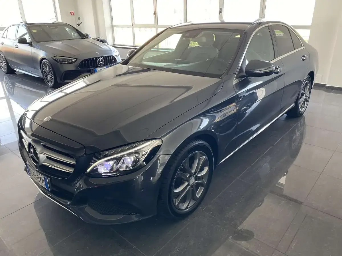 Usata Mercedes C200 136 CV (100 kW) 2016 Grigio tenorite Berlina