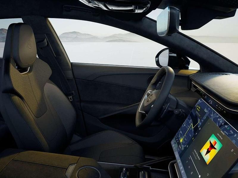 Usata Lotus Eletre 450 kW (612 CV) 2025 Solar yyellow SUV
