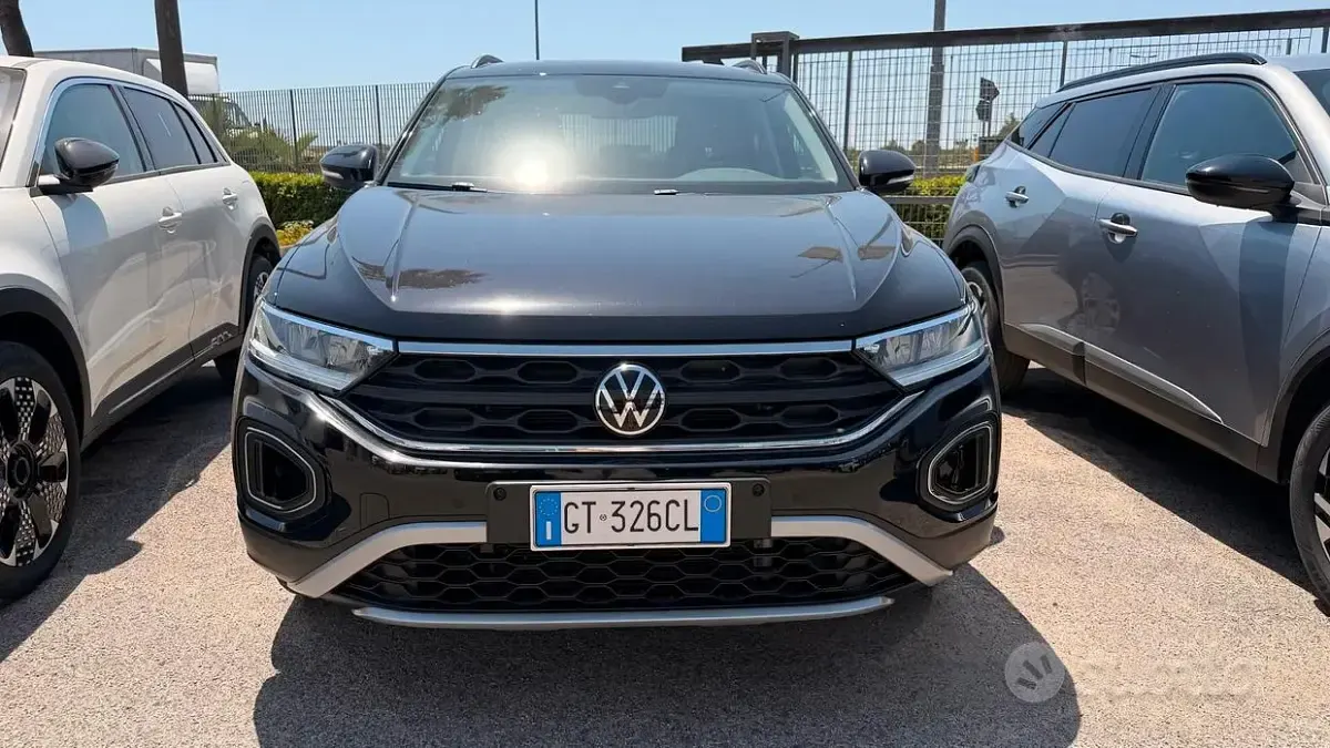 Usata VW T-Roc Style 110 CV (80 kW) 2024 Nero SUV