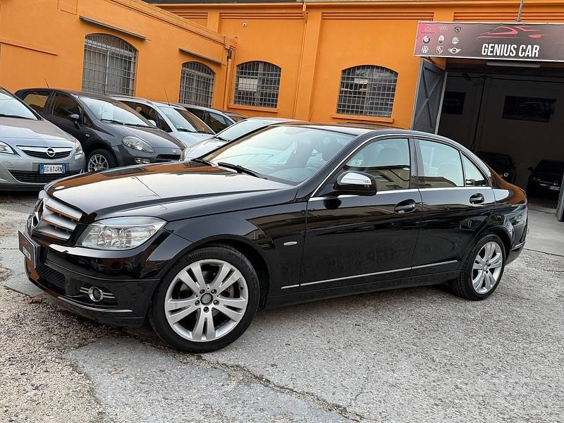 Usata Mercedes C180 Avantgarde 156 CV (114 kW) 2009 Nero Berlina