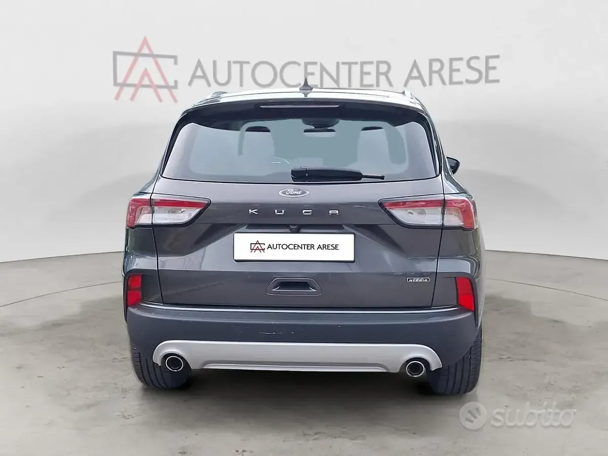 Usata Ford Kuga Business Edition 152 CV (111 kW) 2022 Grigio SUV