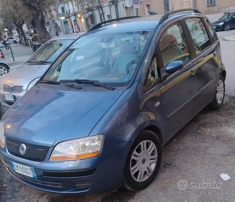 Usata Fiat Idea 95 CV (69 kW) 2004 Blu Monovolume
