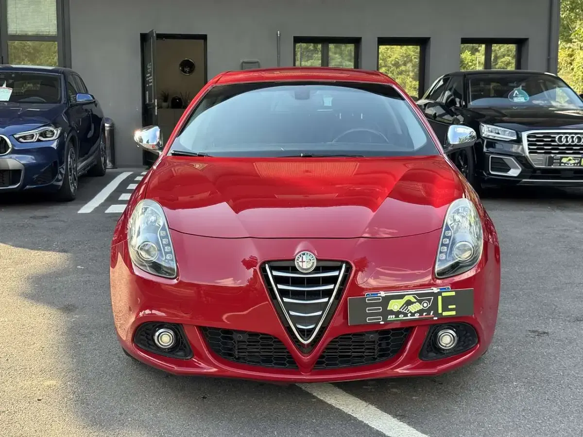 Usata Alfa Romeo Giulietta 120 CV (88 kW) 2015 Rosso Utilitaria