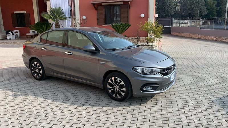 Usata Fiat Tipo 2016 Grigio Berlina