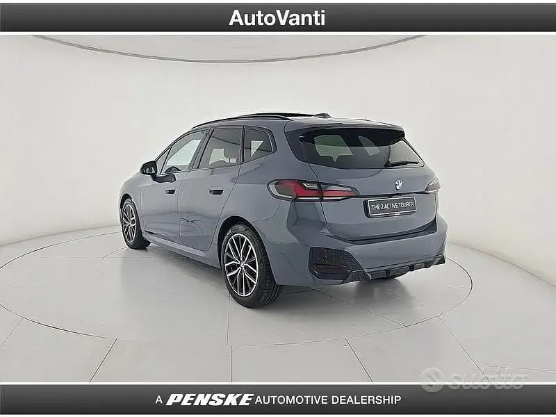 Neu BMW 218 Active Tourer Comfort Edition 150 PS (110 kW) 2025 Grau Van / Kleinbus