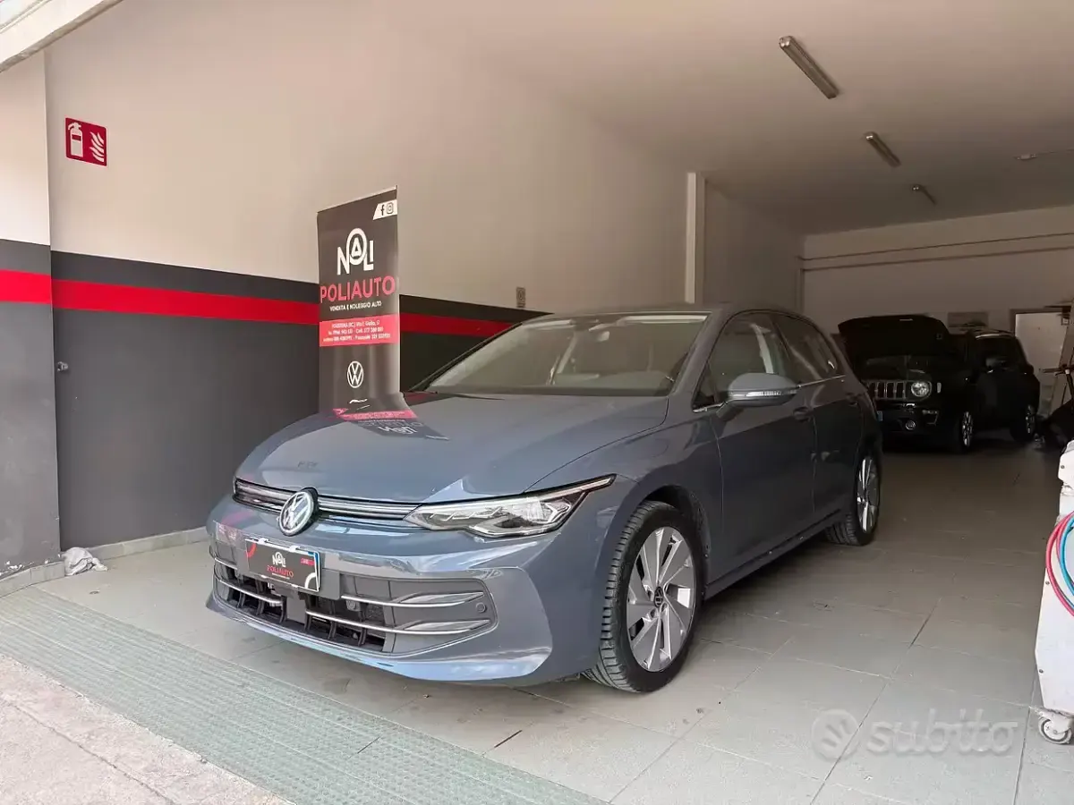 Usata VW Golf VIII Style 150 CV (110 kW) 2025 Grigio Station wagon