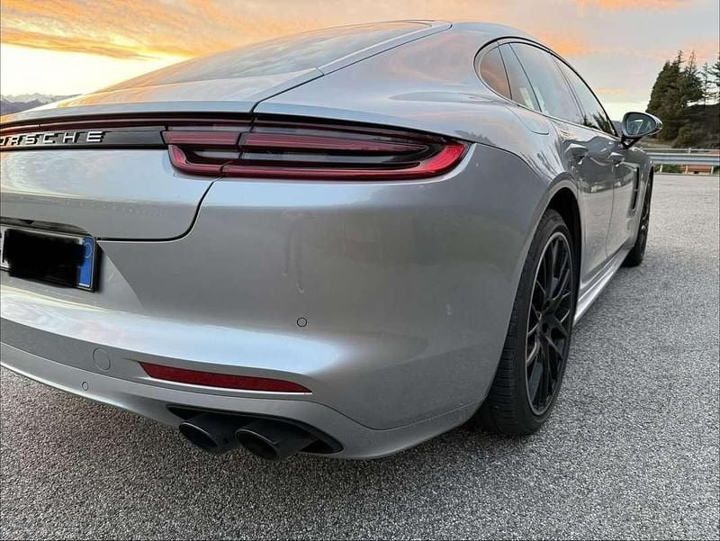 Usata Porsche Panamera Edition 462 CV (339 kW) 2020 Argento Berlina