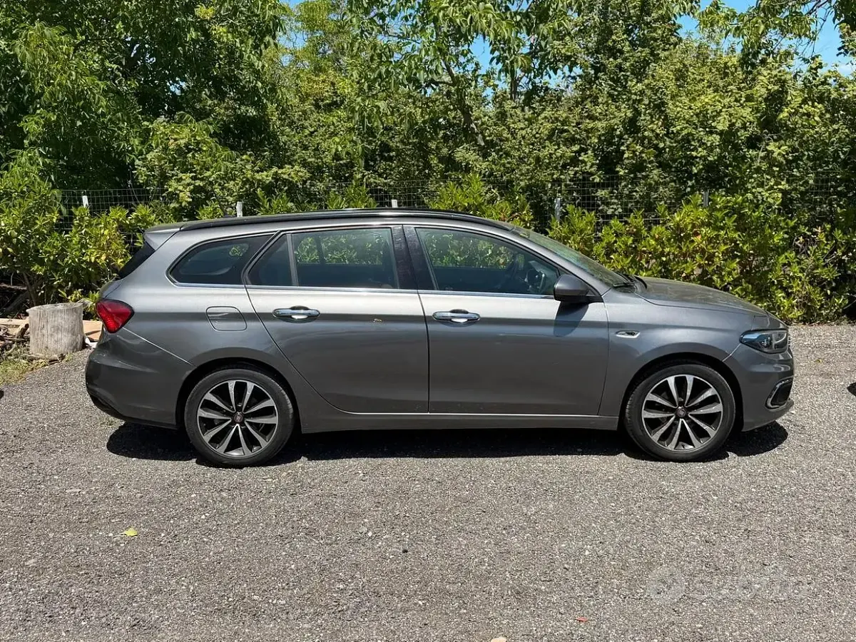 Usata Fiat Tipo 95 CV (69 kW) 2016 Marrone Berlina