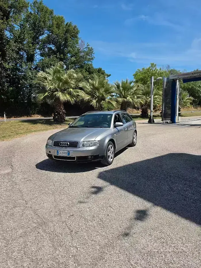 Usata Audi A4 130 CV (95 kW) 2003 Grigio Station wagon