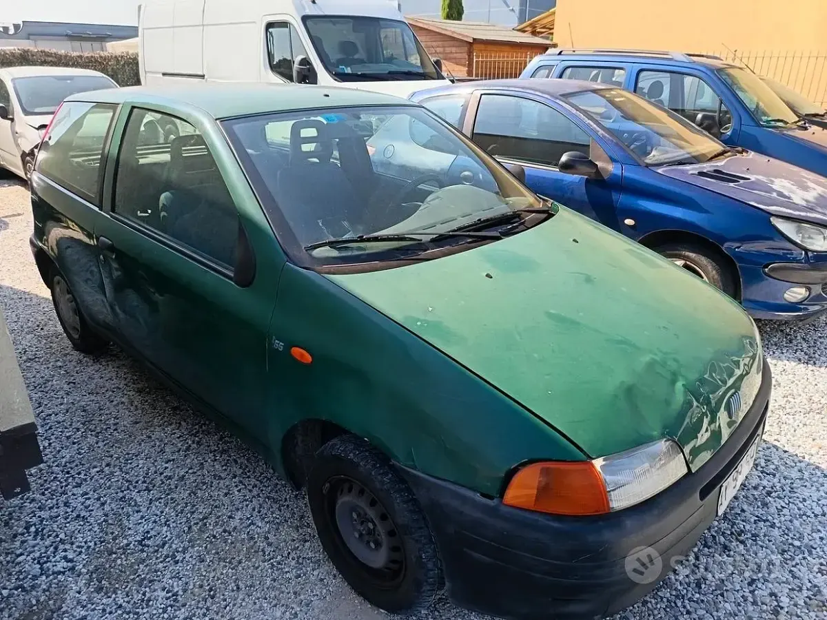 Usata Fiat Punto 54 CV (39 kW) 1998 Verde Berlina