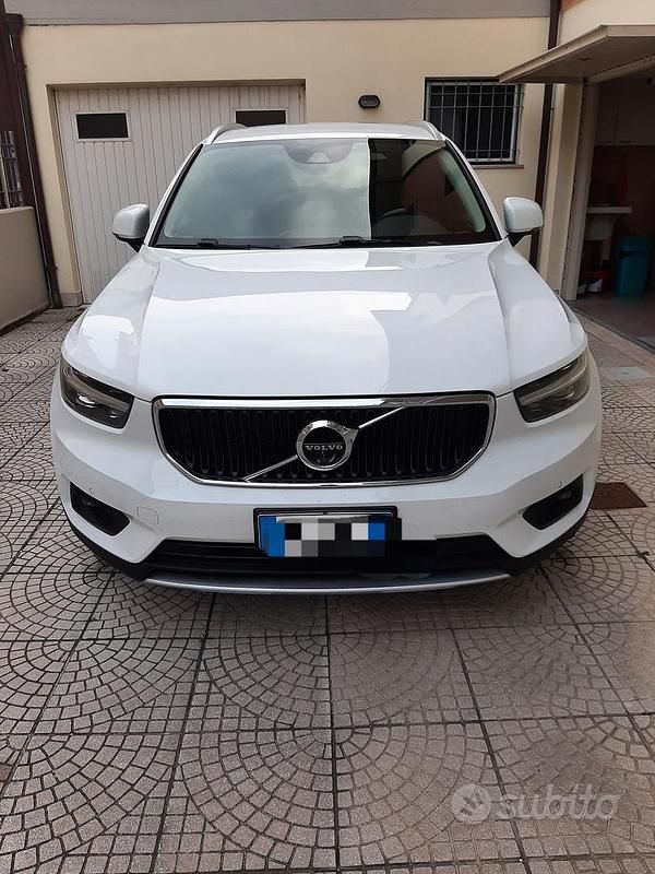 Bianco Usata 2020 Volvo XC40 SUV | 23.500 € (Buon prezzo) - Immagine 1/4
