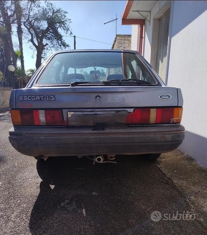 Usata Ford Escort 58 CV (42 kW) 1987 Blu Berlina