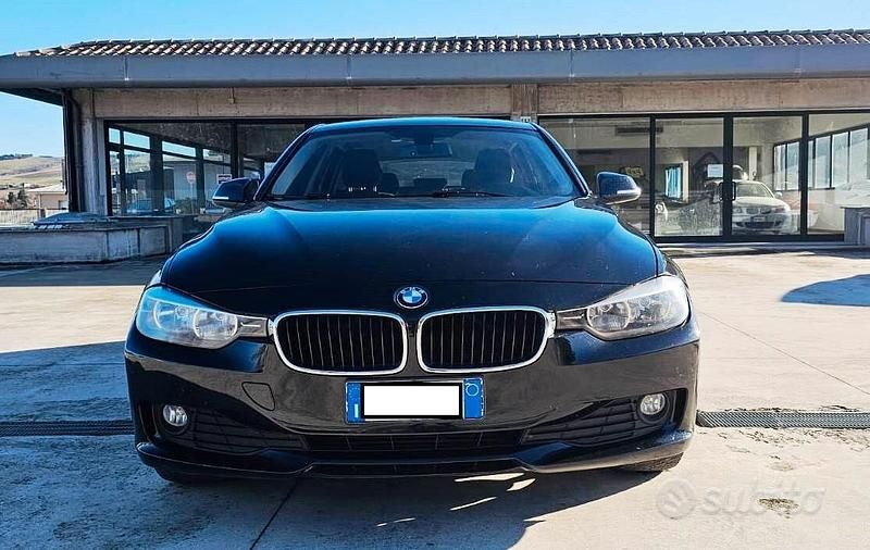 Usata BMW 320 Sport Line 183 CV (134 kW) 2013 Nero Station wagon