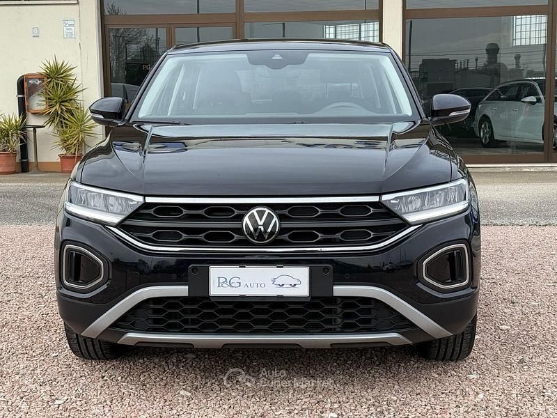 Usata VW T-Roc Style 110 CV (80 kW) 2023 Nero SUV