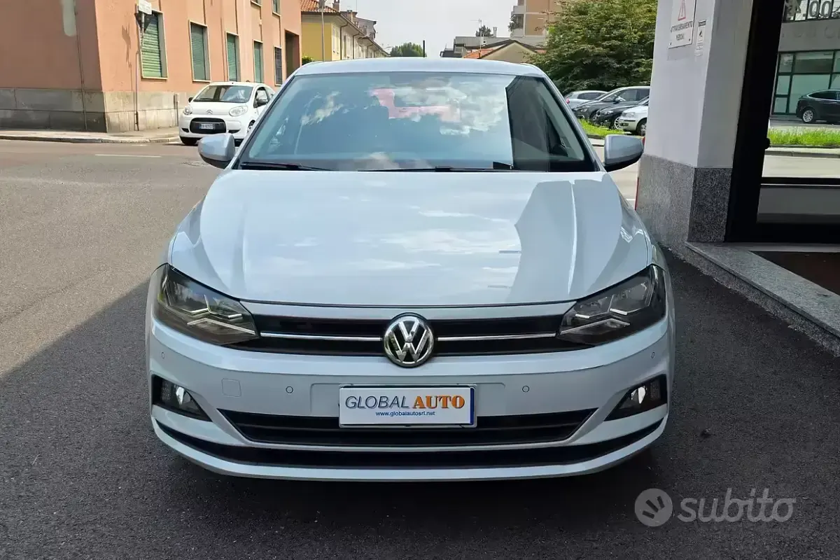 Usata VW Polo Comfortline 95 CV (69 kW) 2020 Grigio Utilitaria