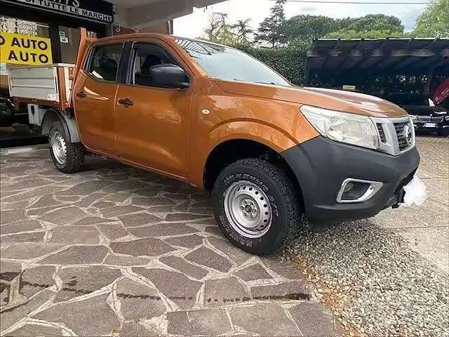 Usata Nissan Navara N-Connecta 163 CV (119 kW) 2017 Marrone Pick-up