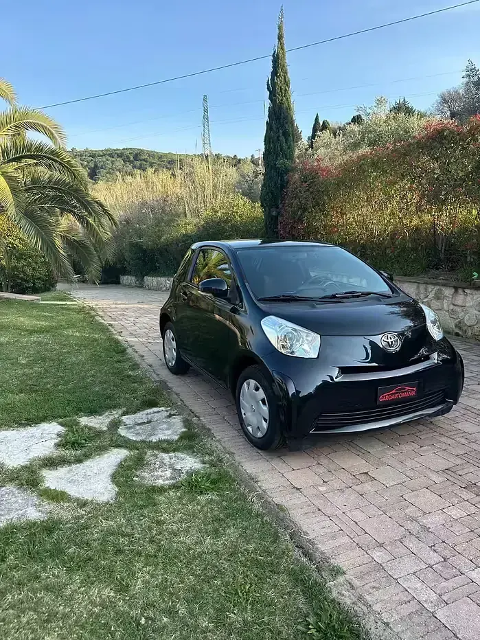 Gebraucht Toyota iQ Active 68 PS (50 kW) 2014 Schwarz Kleinwagen