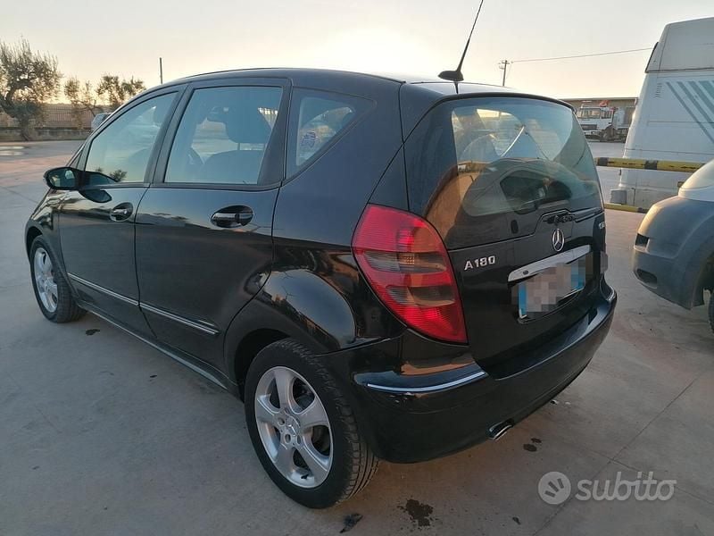 Usata Mercedes A180 Avantgarde 108 CV (79 kW) 2006 Nero Berlina