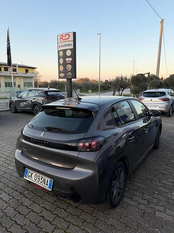 Usata Peugeot 208 75 CV (55 kW) 2022 Grigio Utilitaria