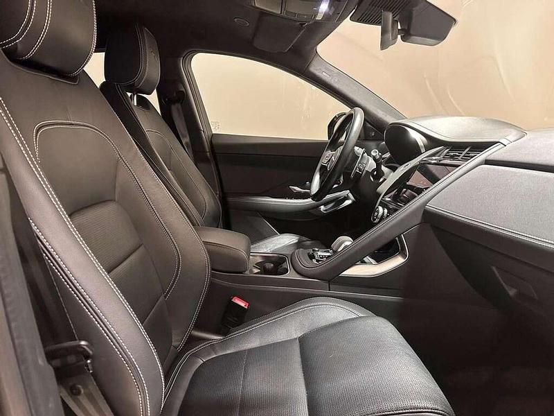 Usata Jaguar E-Pace R-Dynamic 309 CV (227 kW) 2021 Santorini black SUV