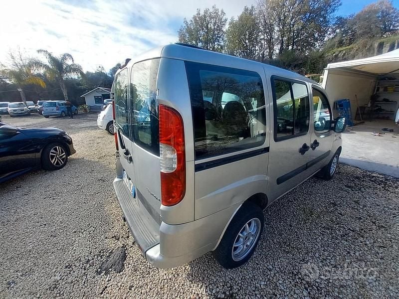 Usata Fiat Doblò Active 120 CV (88 kW) 2007 Grigio Monovolume