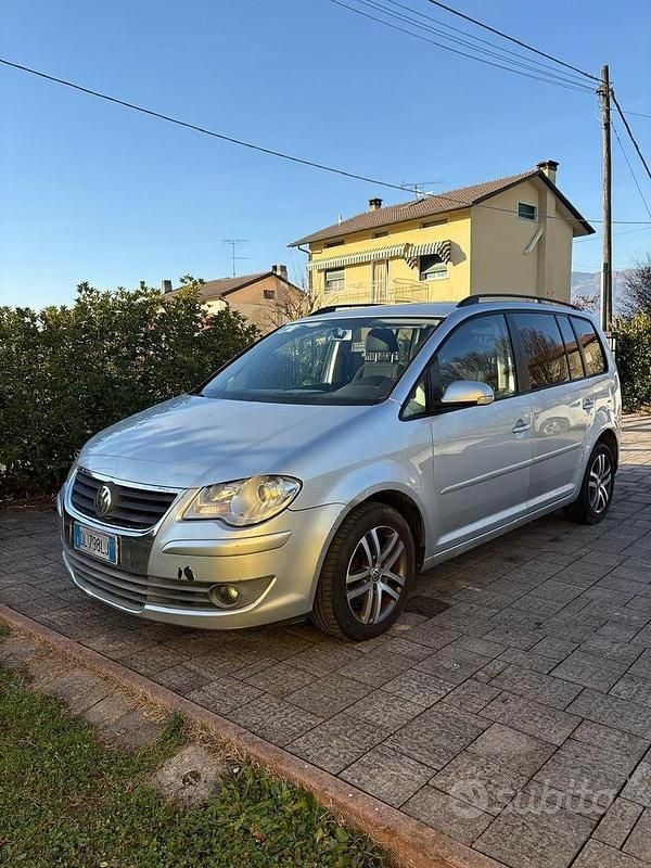 Grigio Usata 2007 VW Touran Monovolume | 1500 € (Ottimo prezzo) - Immagine 1/4
