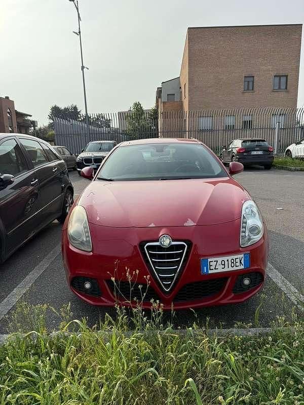 Usata Alfa Romeo Giulietta Distinctive 109 CV (80 kW) 2011 Rosso Utilitaria