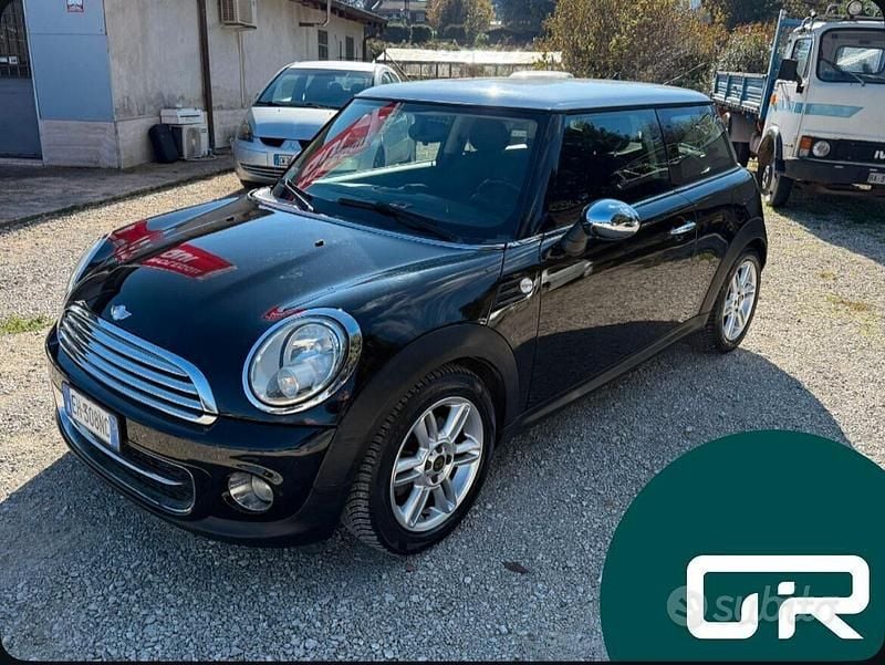 Usata Mini Cooper D 111 CV (81 kW) 2011 Nero Utilitaria