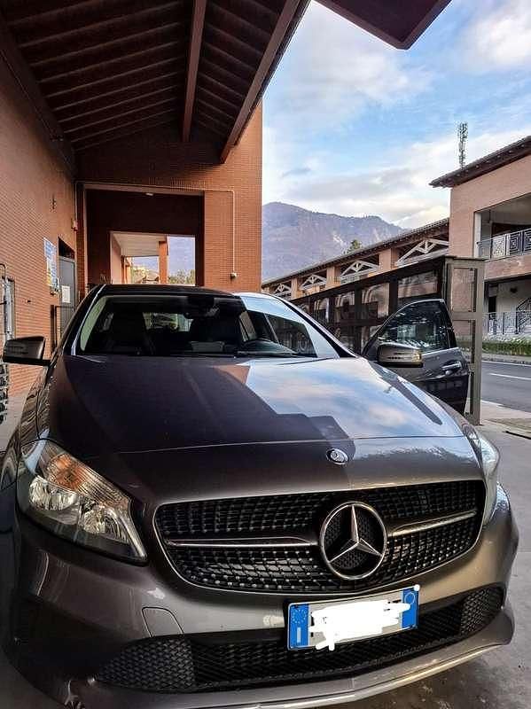Usata Mercedes A160 Executive 63 CV (46 kW) 2016 Grigio Berlina
